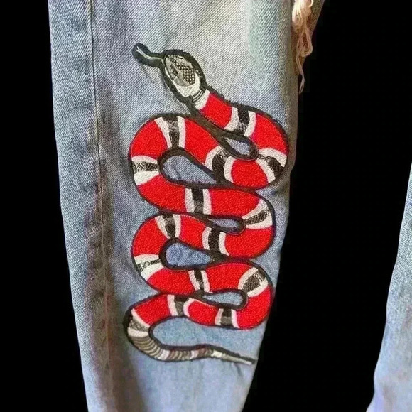 H&M &Denim Straight Leg High Waisted Embroidered/Distressed Jeans Sz 32 (US 0) - Picture 3 of 12